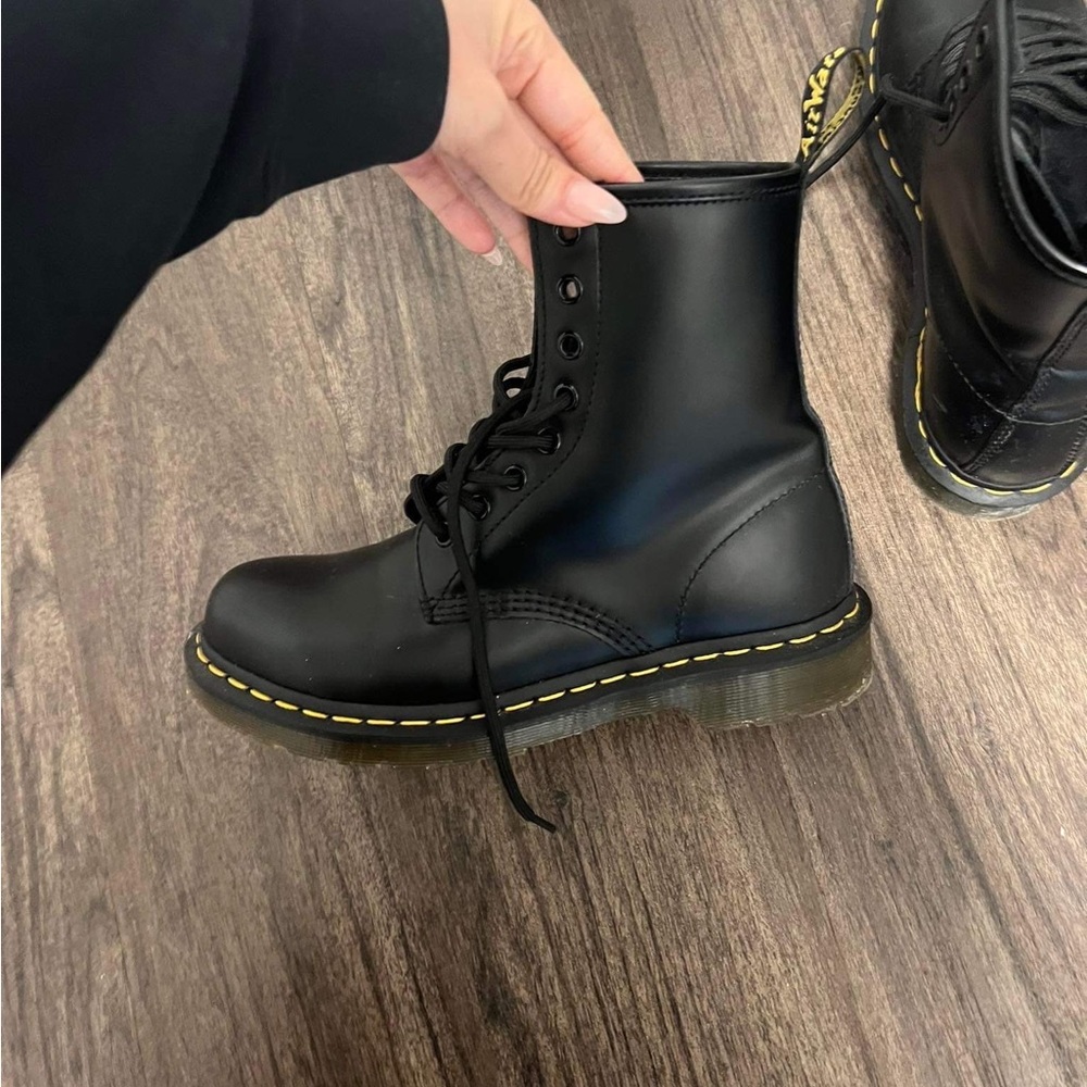 Dr Martens boots - Picture 3 of 4